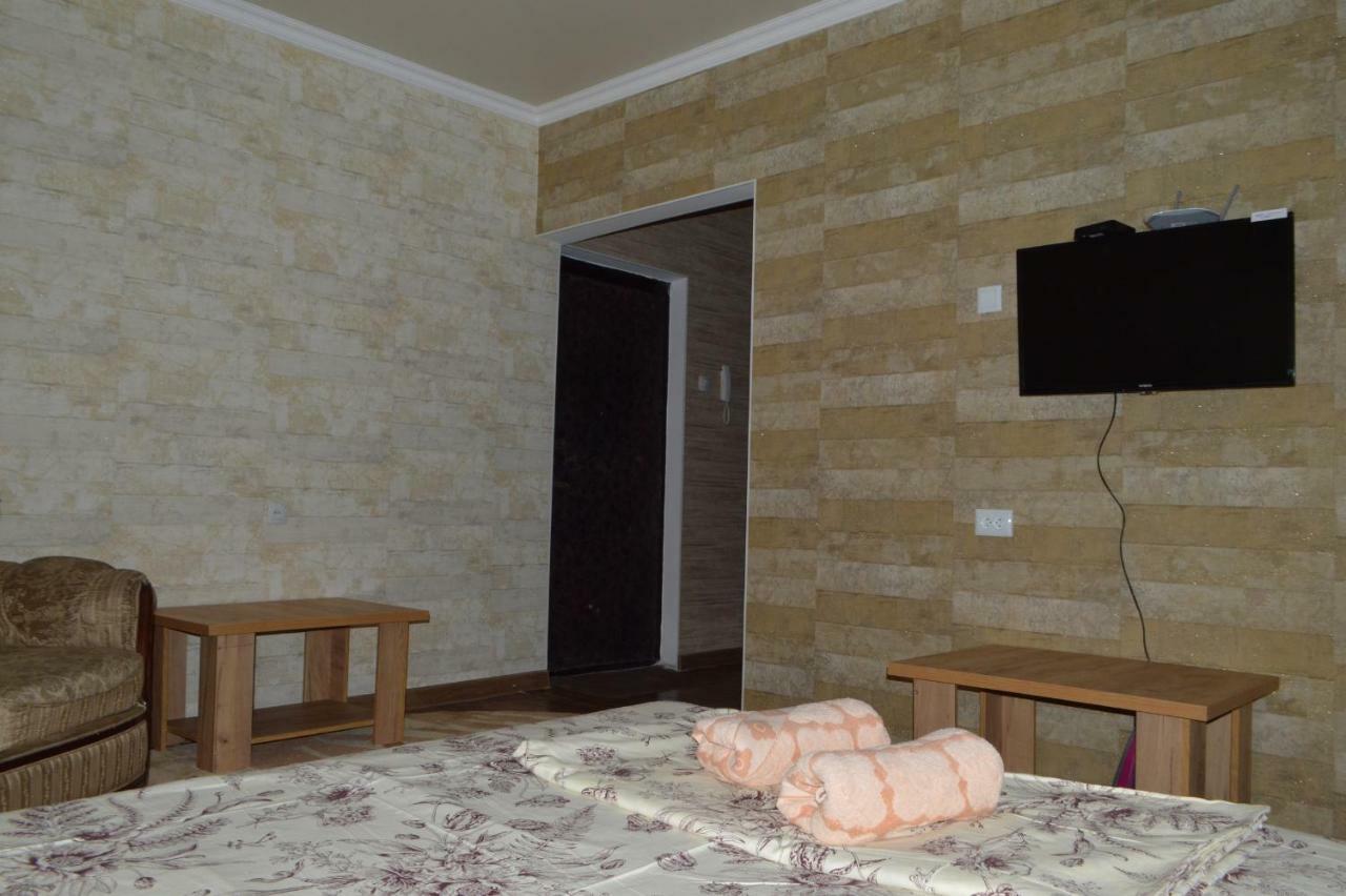 Apartment On Isanov Street, 8 Бишкек Екстериор снимка